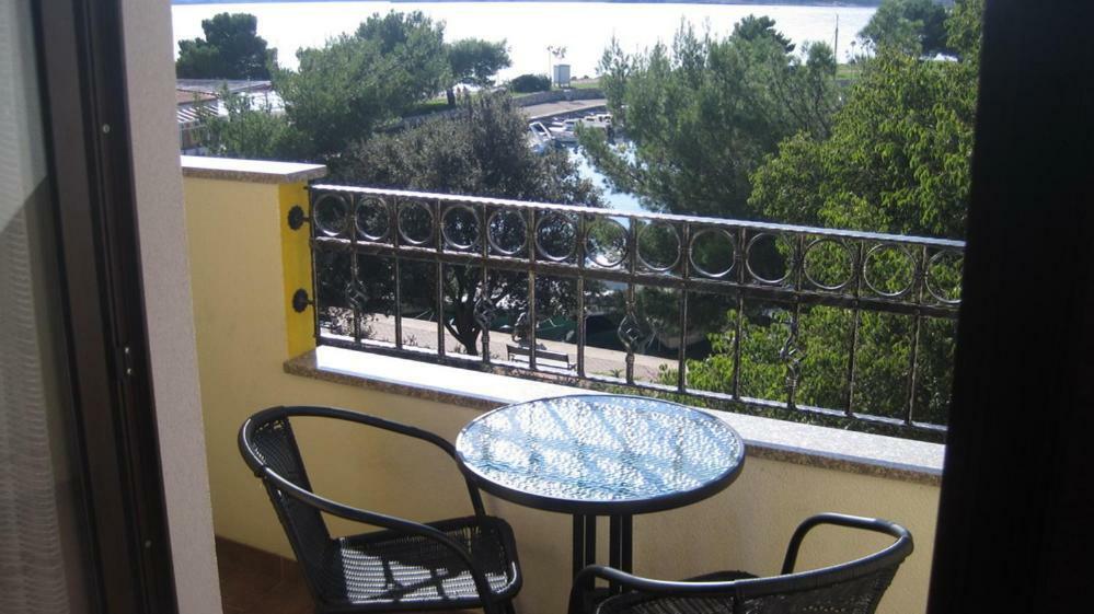 Pansion Ribica Hotel Crikvenica Eksteriør billede