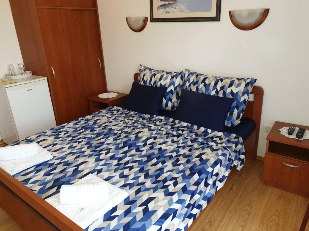 Pansion Ribica Hotel Crikvenica Eksteriør billede