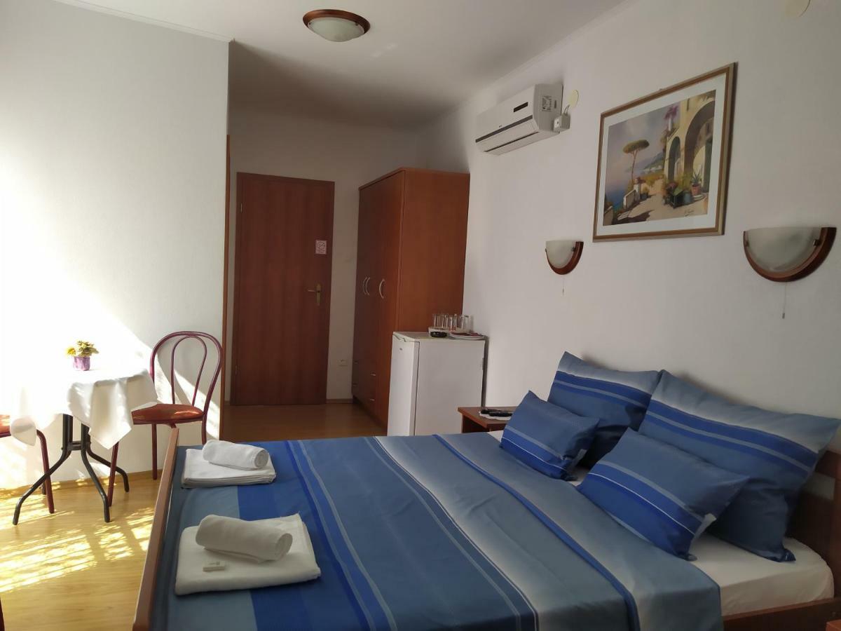 Pansion Ribica Hotel Crikvenica Eksteriør billede